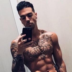 Meet your Posher, Julian